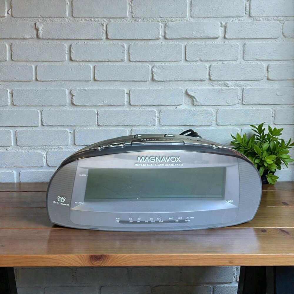 Magnavox MCR140 Dual Alarm Clock Radio AM/FM MCR140/17 Big Display Tested